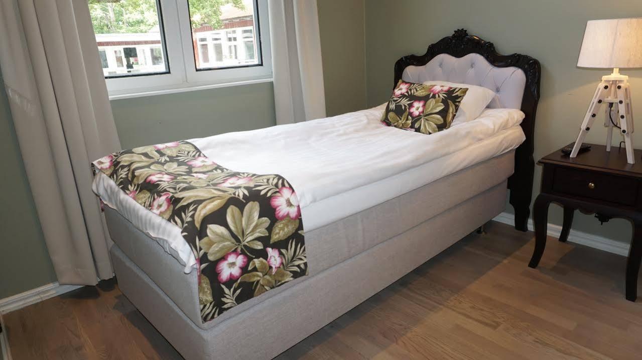 Brook Hotels Arlanda Rosersberg Екстериор снимка