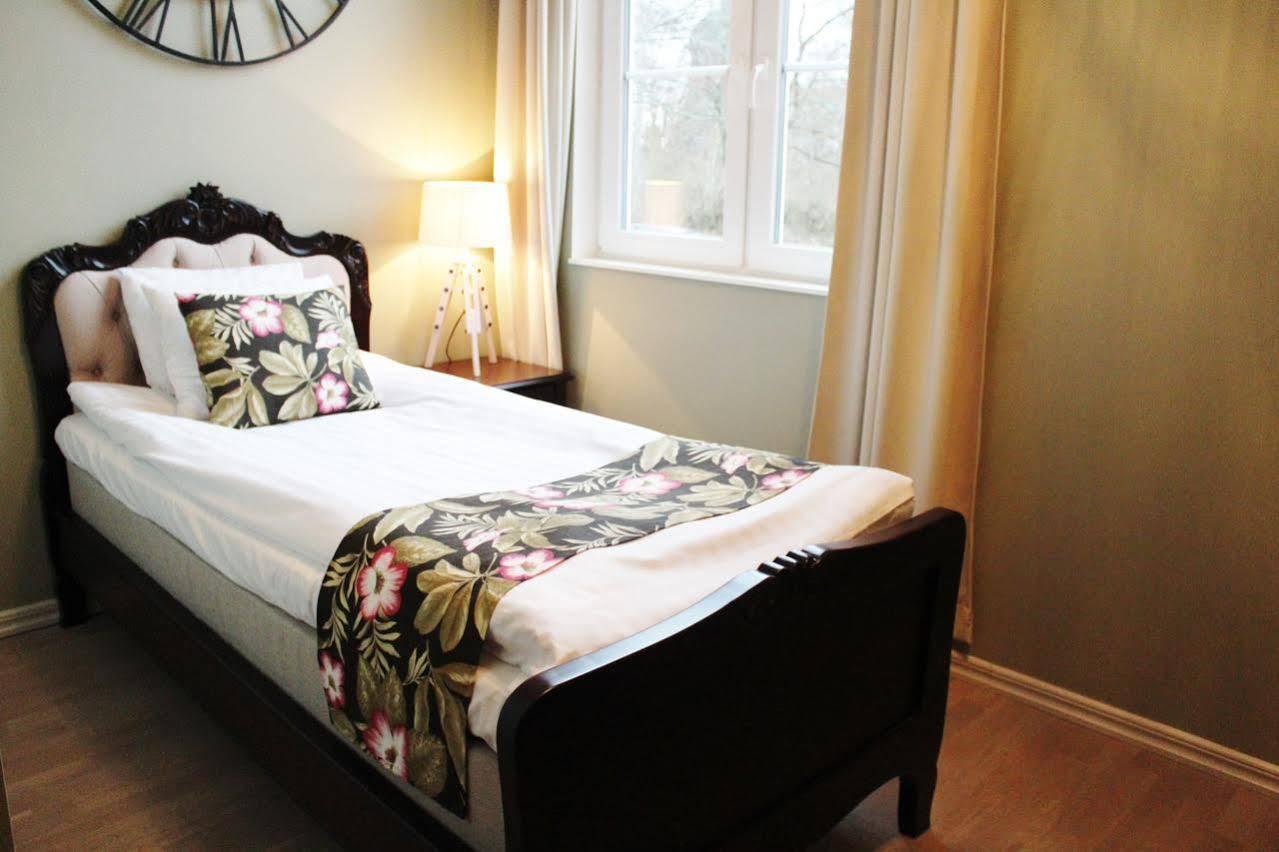 Brook Hotels Arlanda Rosersberg Екстериор снимка