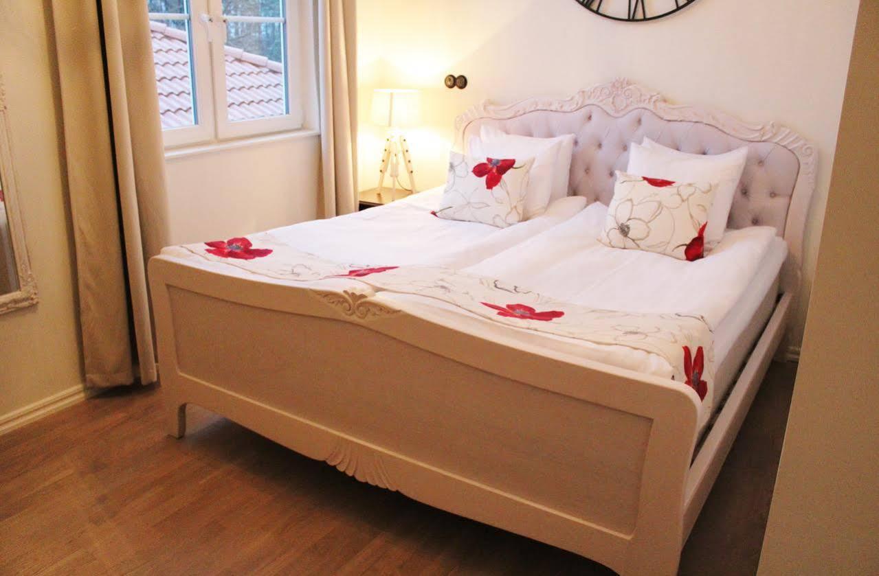 Brook Hotels Arlanda Rosersberg Екстериор снимка